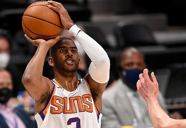  太阳保罗复出横扫爵士晋级  