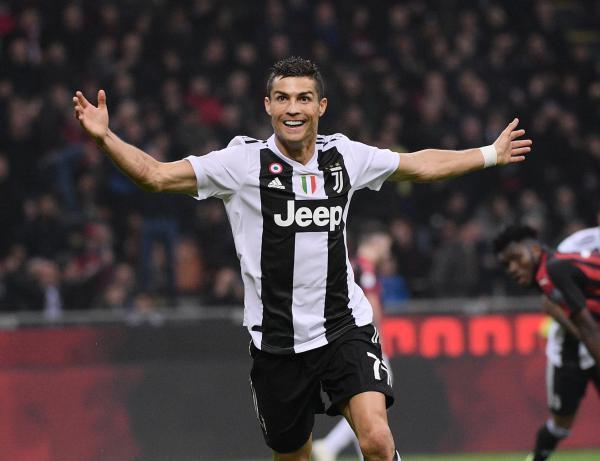  奥格斯堡客场闷平错失缩小分差良机  